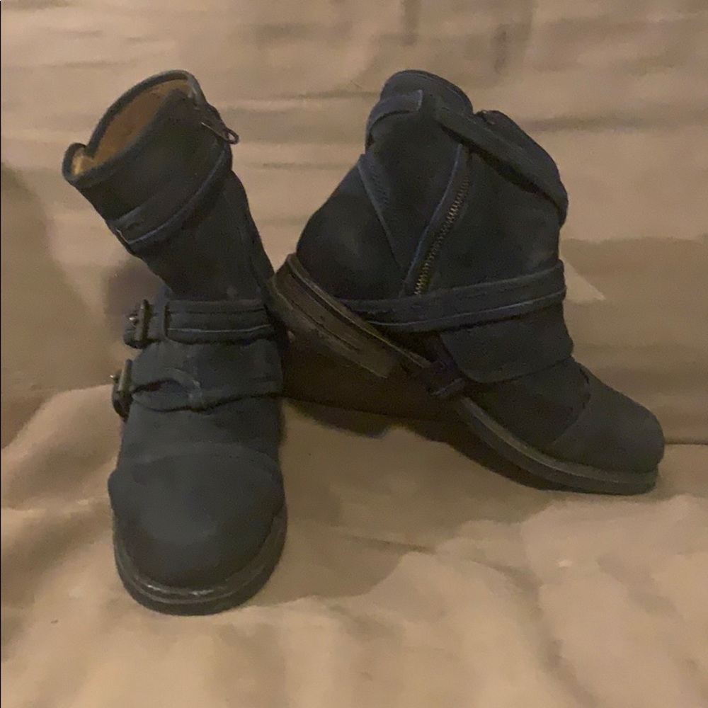 Gorgeous Italian Leather Navy Blue Ugg Moto Boots